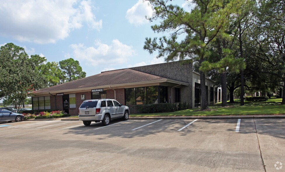5715 NW Central Dr, Houston, TX à vendre - Photo principale – Image 1 sur 6