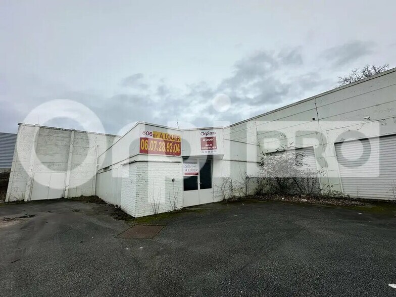 Local commercial dans Saint-Éloy-les-Mines à louer - Photo de l’immeuble – Image 1 sur 9