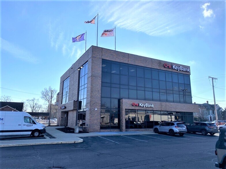 221 N Main St, Goshen, IN à louer - Photo de l’immeuble – Image 1 sur 1