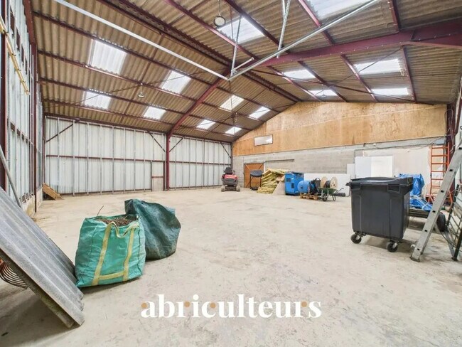 Plus de détails pour Bureau à louer