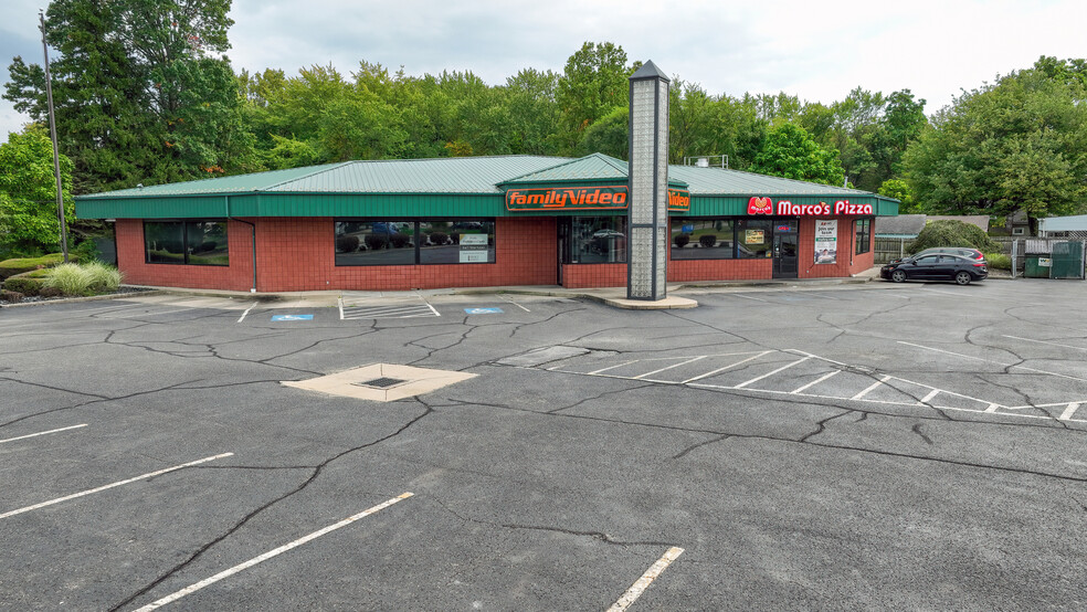 2130 Eastwood Ave, Akron, OH à louer - Photo de l’immeuble – Image 2 sur 9