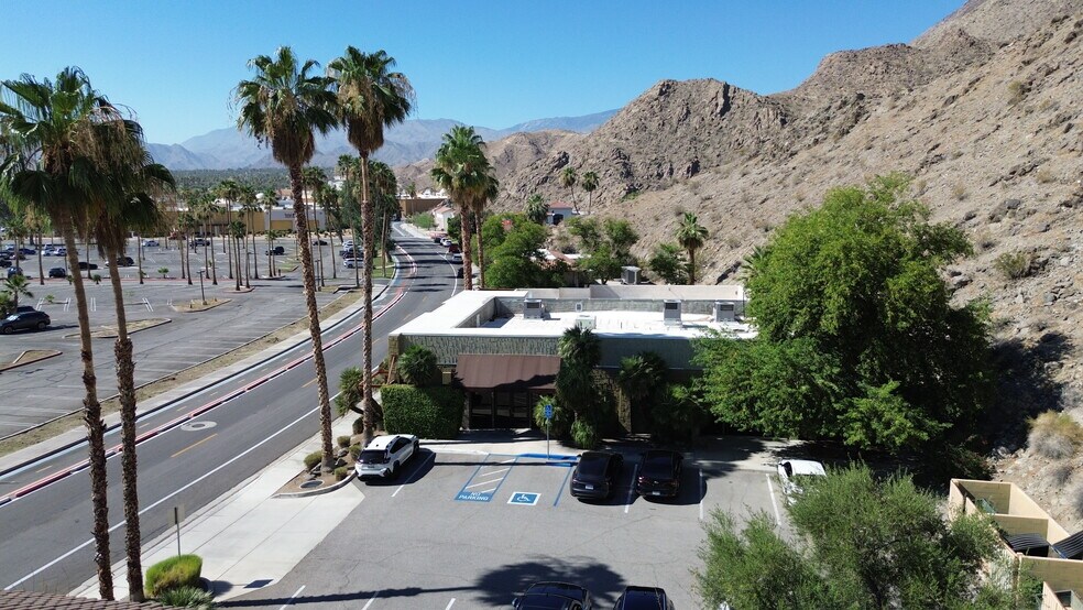 72185 Painters Path, Palm Desert, CA à louer - Photo de l’immeuble – Image 2 sur 5