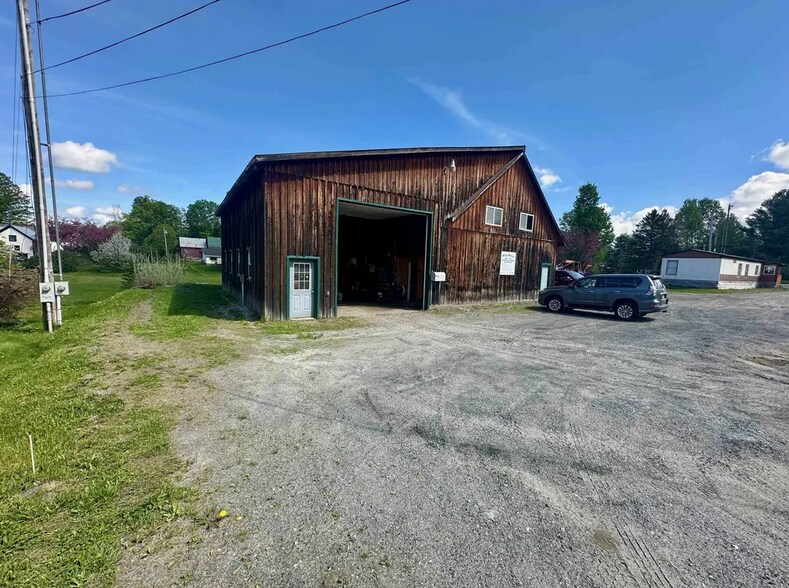 1665 Vt Rte 16, East Hardwick, VT à vendre - Photo de l’immeuble – Image 2 sur 17