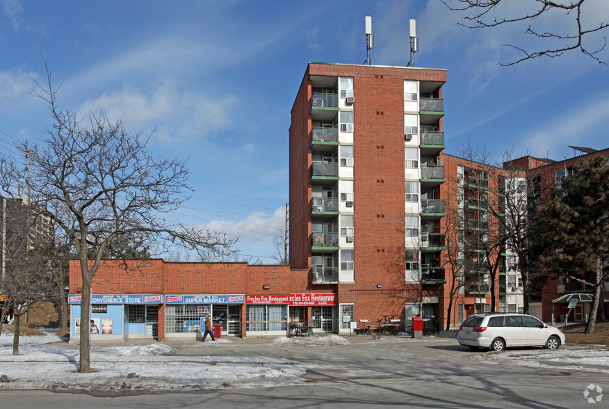 100 Cavell Ave, Toronto, ON à louer - Photo principale – Image 1 sur 7