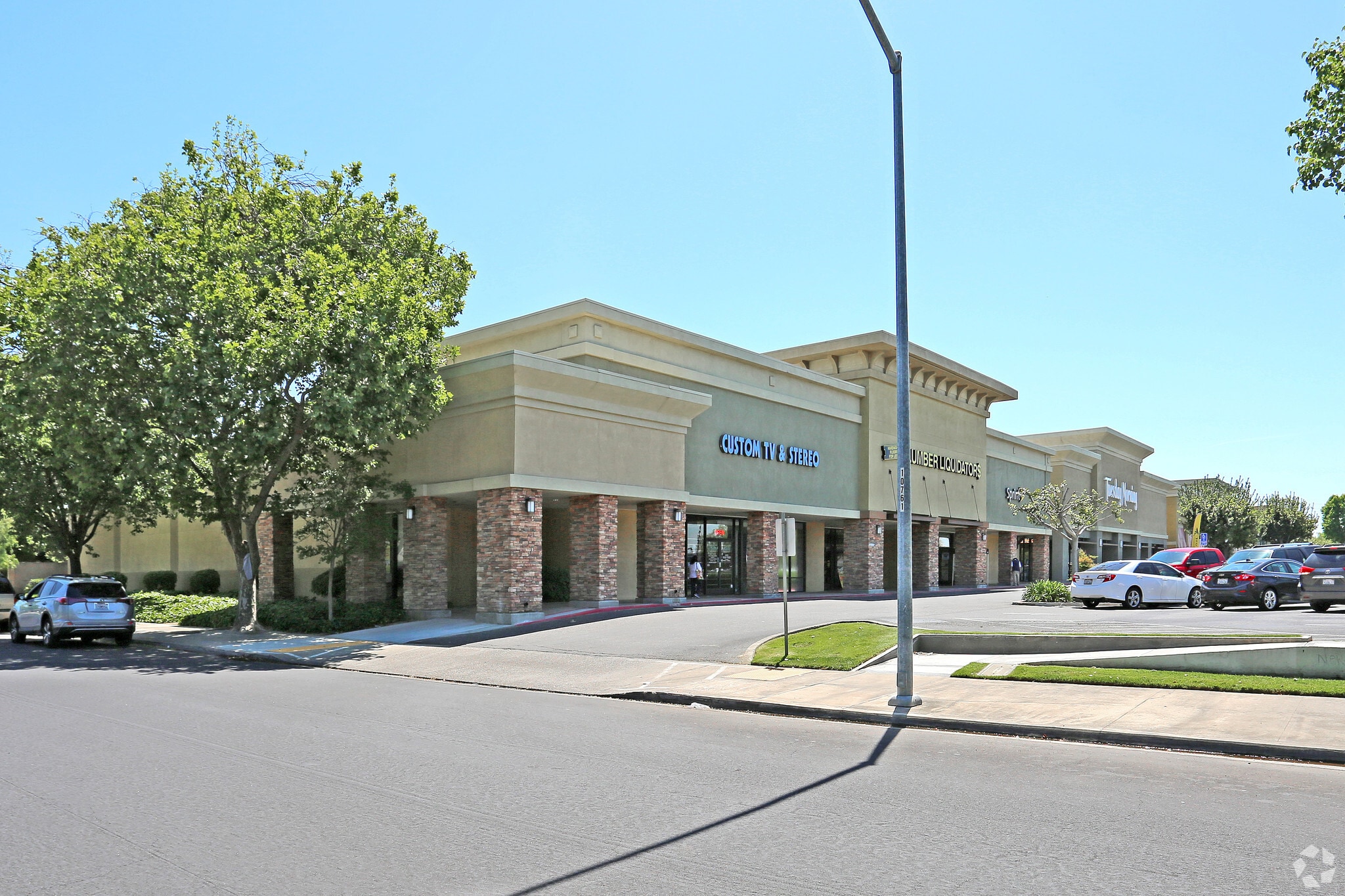 3250 Dale Rd, Modesto, CA à louer Photo principale– Image 1 sur 7