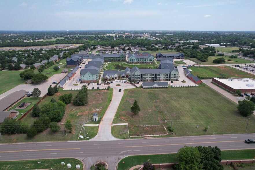 1125 W Edmond Rd, Edmond, OK à vendre - Photo de l’immeuble – Image 2 sur 5