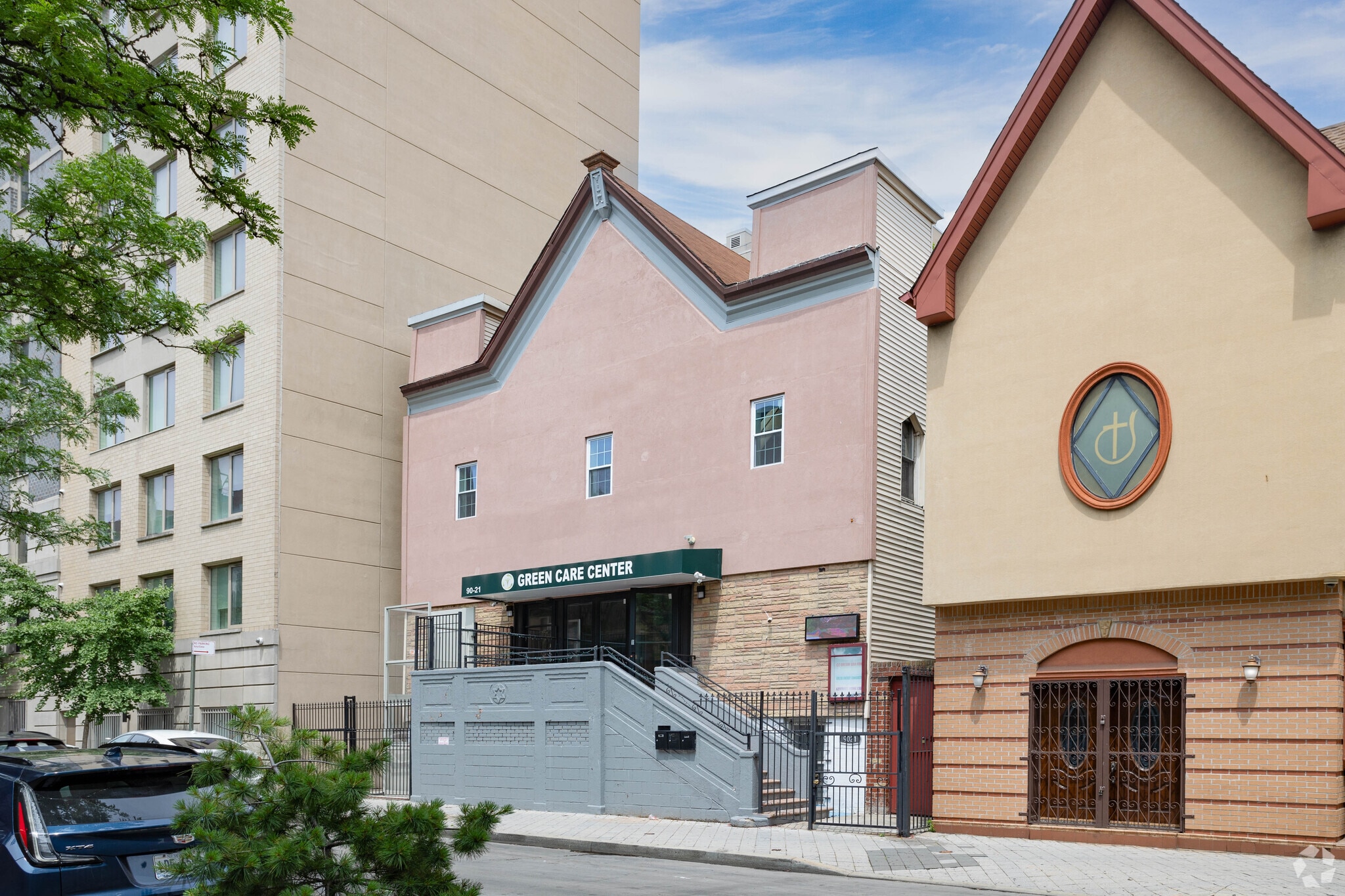 9021 160th St, Jamaica, NY à louer Photo principale– Image 1 sur 28