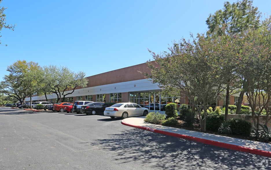 12460 Network Blvd, San Antonio, TX à louer - Photo de l’immeuble – Image 2 sur 8