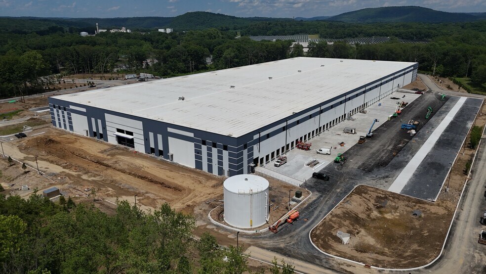 120 Manunka Chunk Road, Belvidere, NJ à louer - Photo de l’immeuble – Image 2 sur 12