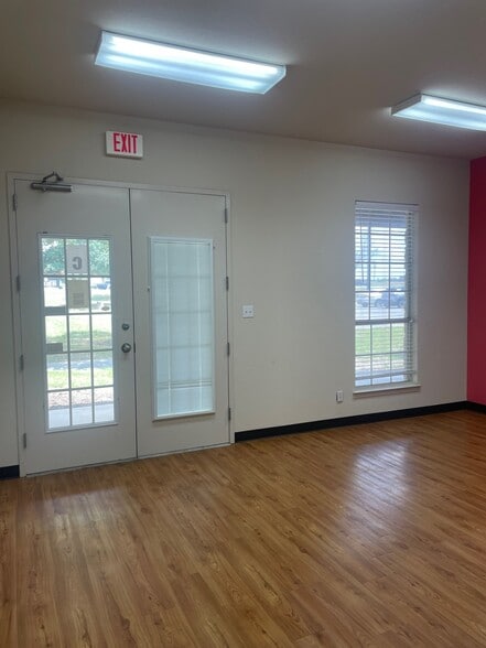 251 N FM 1626, Buda, TX à louer - Photo intérieure – Image 3 sur 12