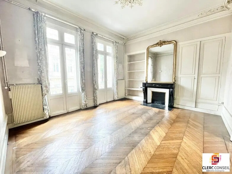 Bureau dans Rouen à vendre - Photo de l’immeuble – Image 2 sur 10