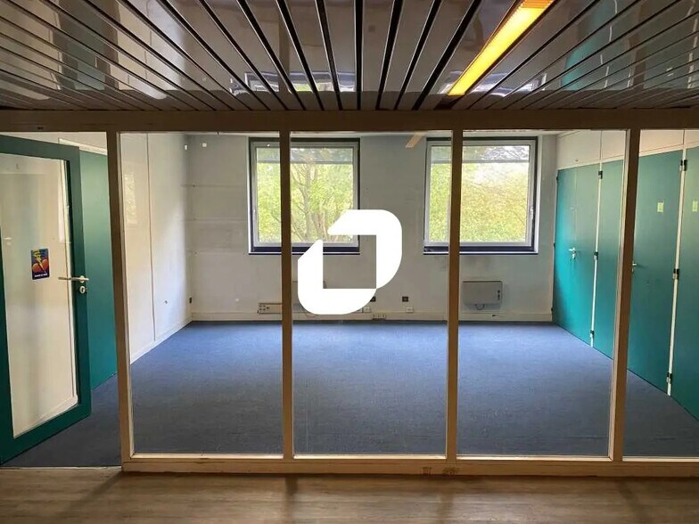 Bureau dans Cergy à louer - Photo de l’immeuble – Image 2 sur 5