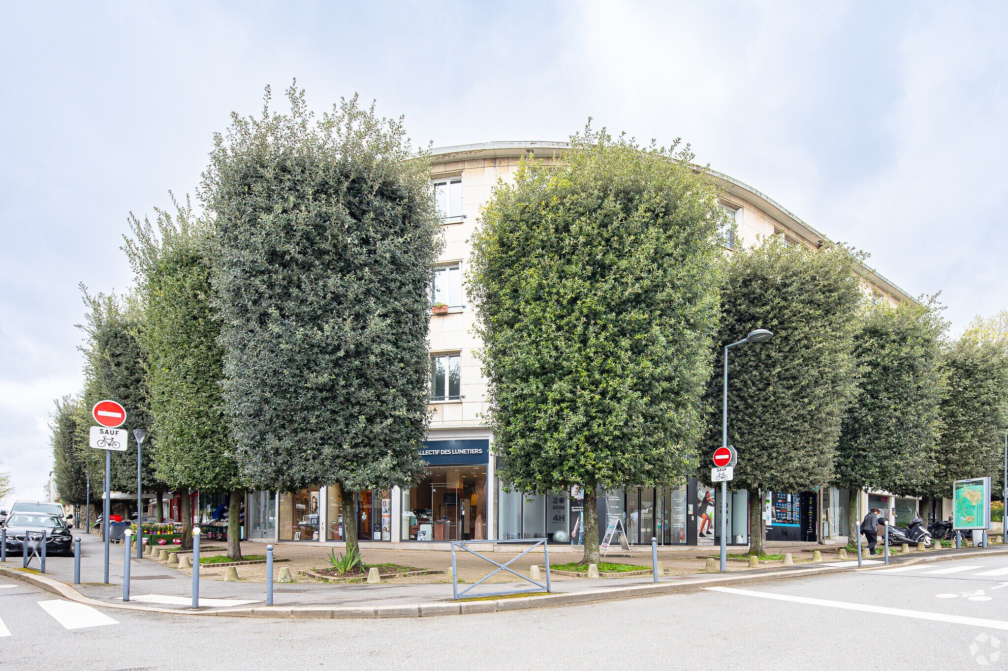 Immeuble residentiel dans Meudon à vendre Photo principale– Image 1 sur 3