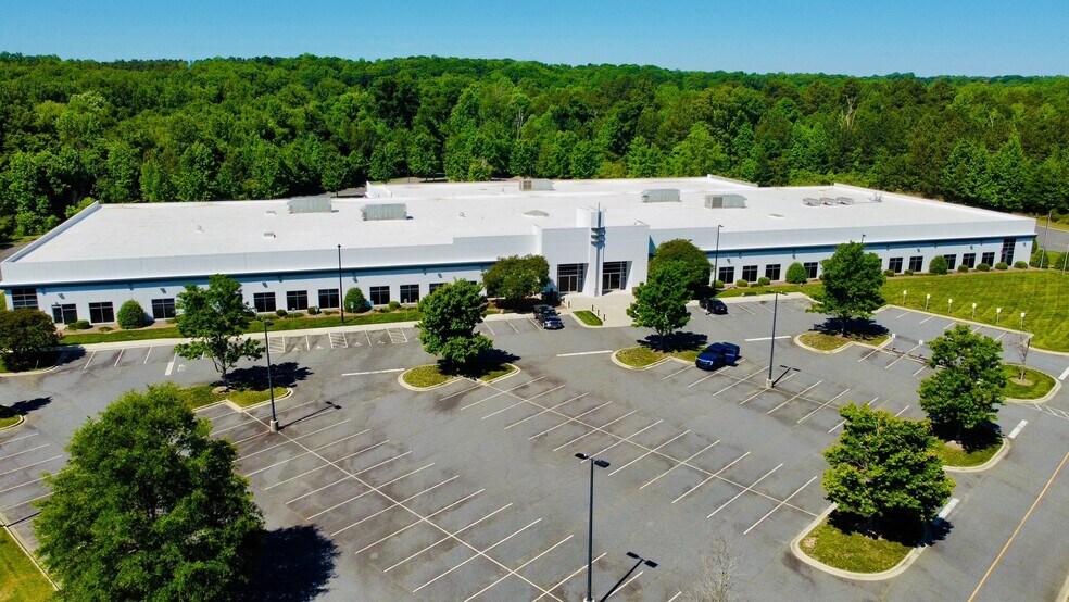 1830 Macmillan Park Dr, Fort Mill, SC à louer - Photo de l’immeuble – Image 1 sur 4