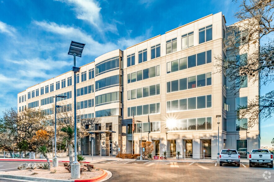 2901 Via Fortuna Dr, Austin, TX à louer - Photo principale – Image 1 sur 9