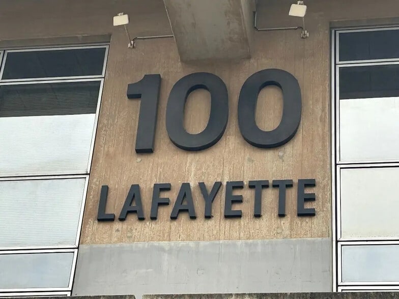 Bureau dans Lyon à louer - Photo de l’immeuble – Image 2 sur 6