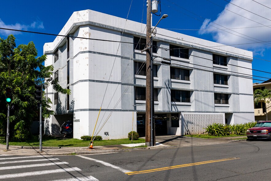 922 Mccully St, Honolulu, HI à vendre - Photo de l’immeuble – Image 3 sur 26
