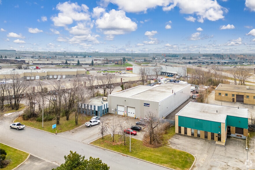 2700 Rue Sabourin, Montréal, QC à vendre - Aérien – Image 2 sur 4