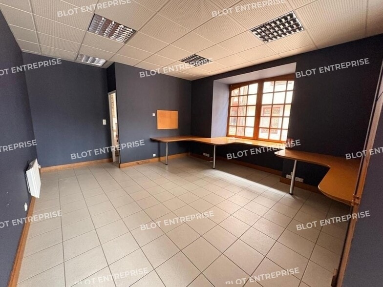 Bureau dans Lamballe-Armor à louer - Photo intérieure – Image 2 sur 3
