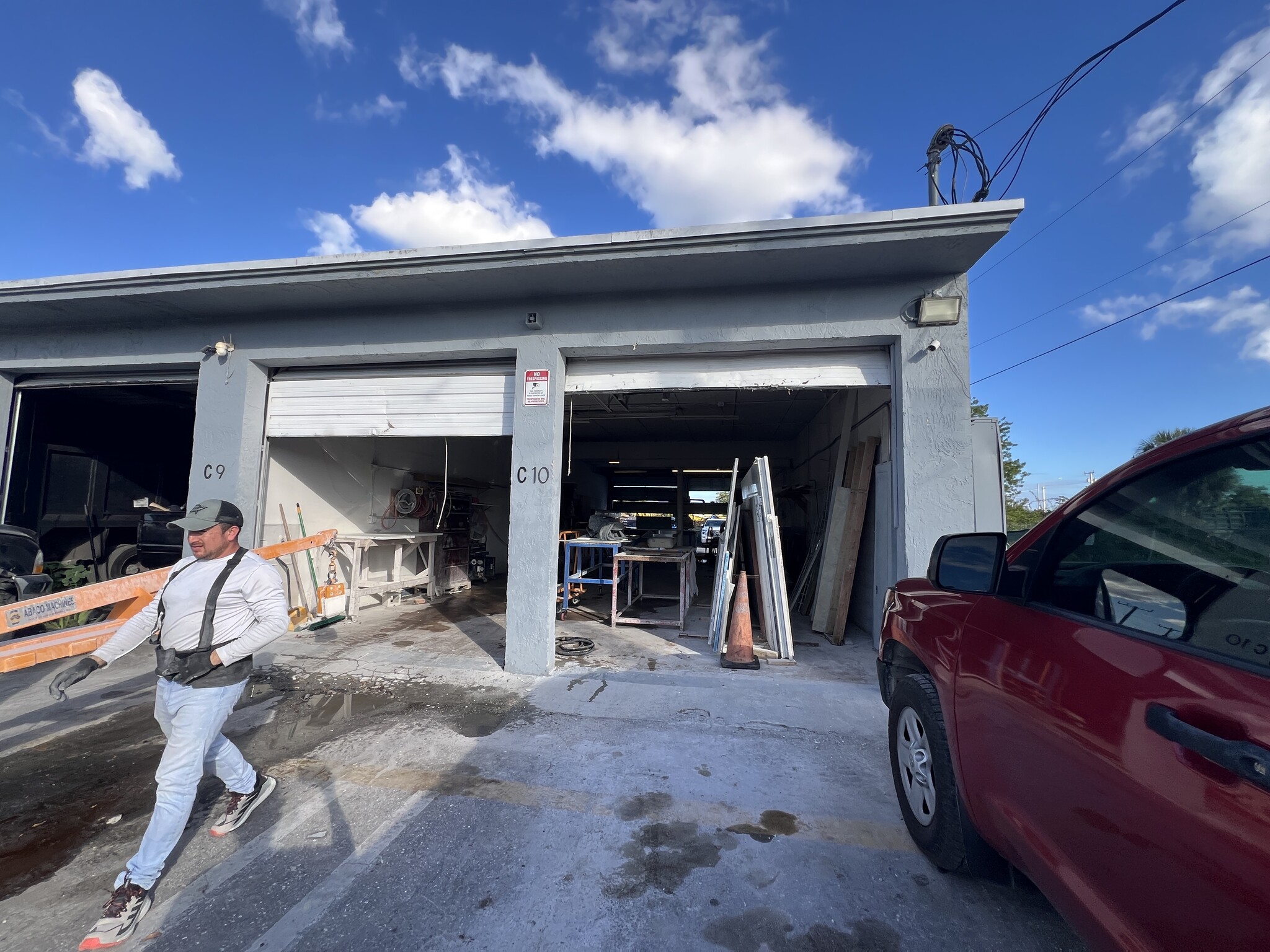 7153 Southern Blvd, West Palm Beach, FL à louer Photo de l’immeuble– Image 1 sur 6