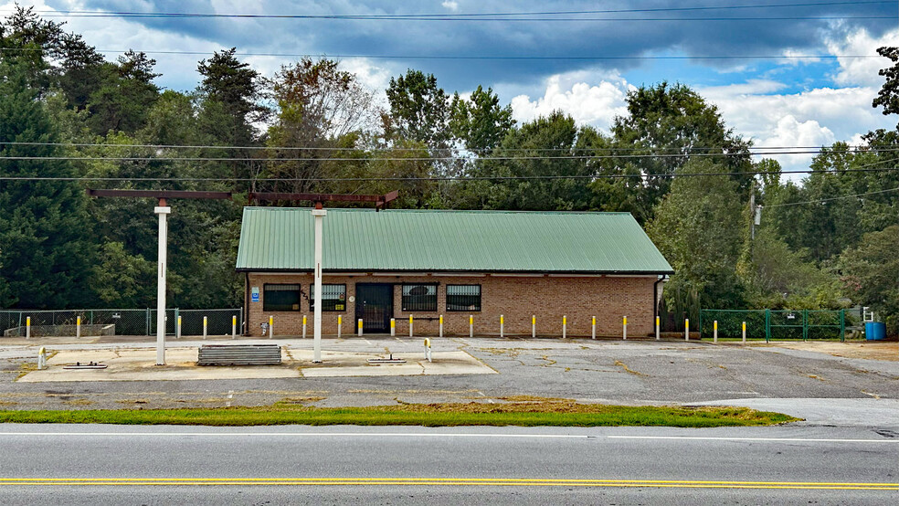 6231 Dallas Cherryville Hwy, Bessemer City, NC à vendre - Photo de l’immeuble – Image 1 sur 6