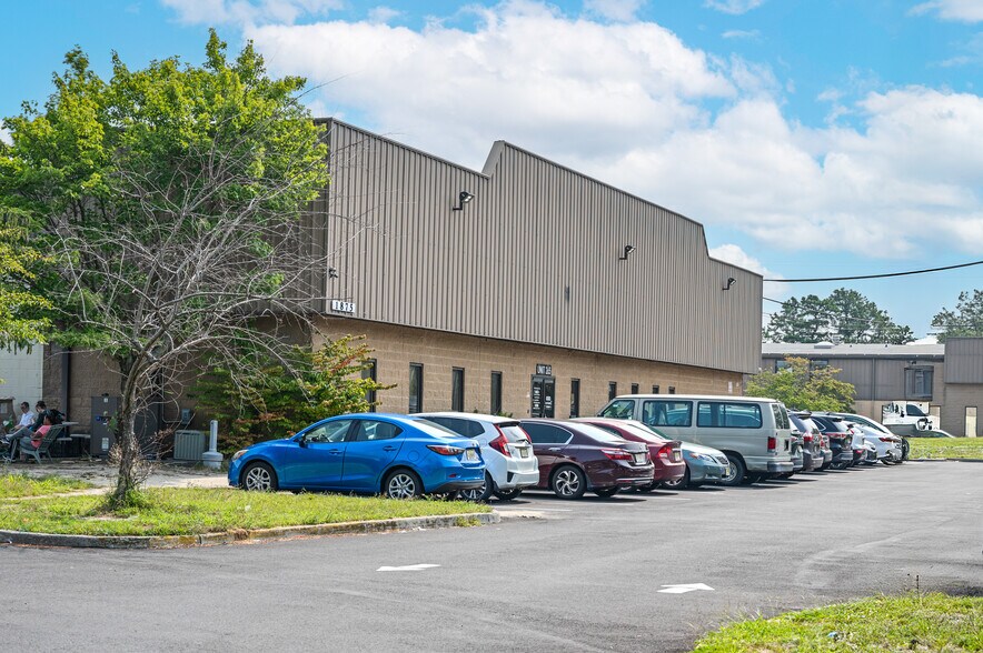 1875 Swarthmore Ave, Lakewood, NJ à louer - Photo de l’immeuble – Image 2 sur 10