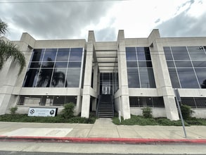 1166 W Garvey Ave, Monterey Park, CA à louer Photo intérieure– Image 1 sur 14