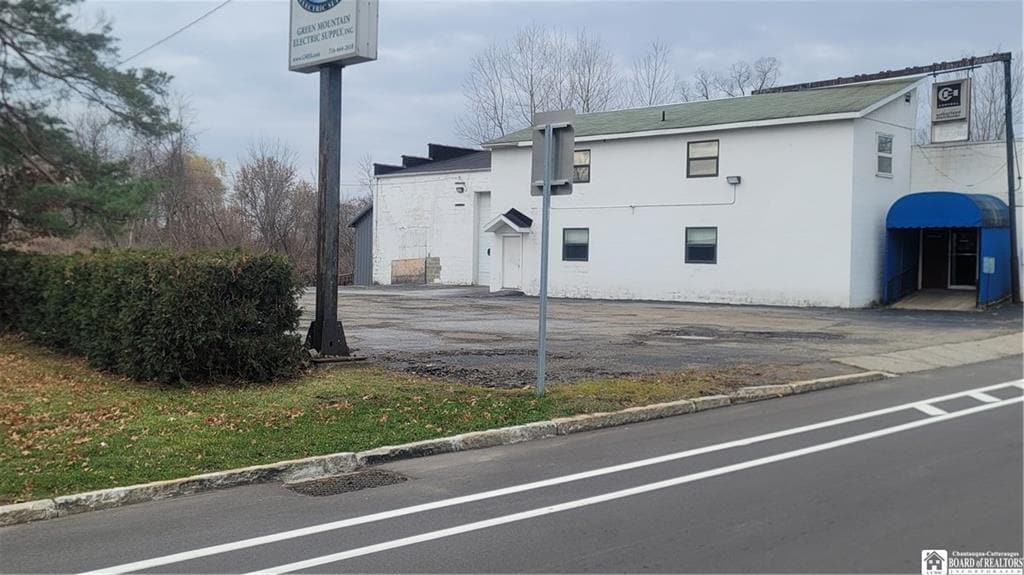 2211 Washington St, Jamestown, NY à vendre Photo principale– Image 1 sur 15