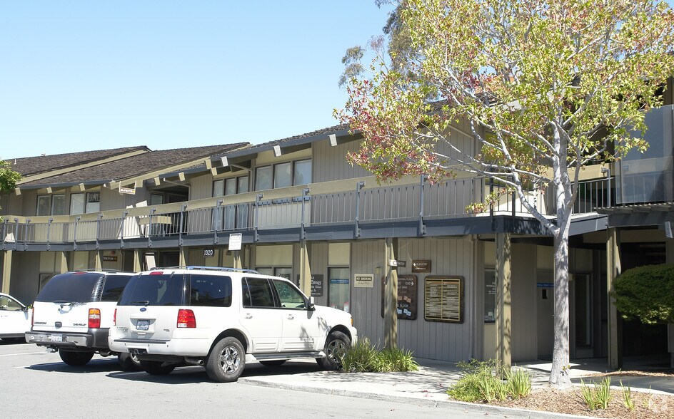 1320 Tara Hills Dr, Pinole, CA à vendre - Photo de l’immeuble – Image 3 sur 5