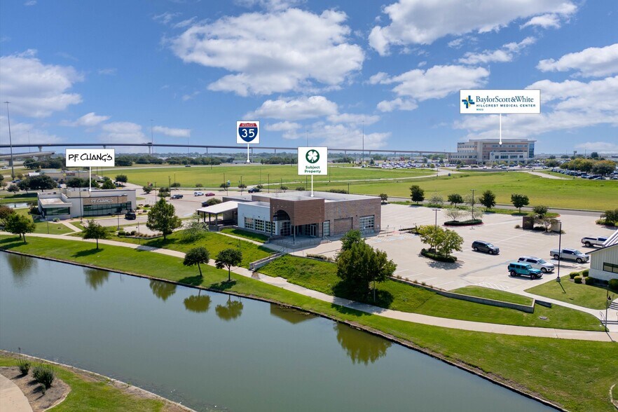 5601 Crosslake Pky, Waco, TX à louer - Photo de l’immeuble – Image 3 sur 6