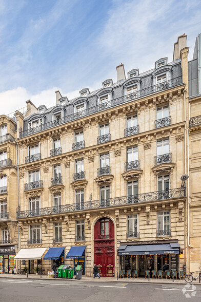 20B Rue La Boétie, Paris à louer - Photo de l’immeuble – Image 2 sur 2