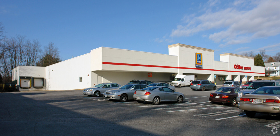 11700-11716 Reisterstown Rd, Reisterstown, MD à louer - Photo de l’immeuble – Image 2 sur 4