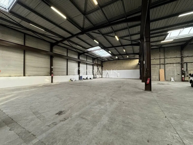 Local d’activités dans Le Thillay à louer - Photo intérieure – Image 3 sur 10