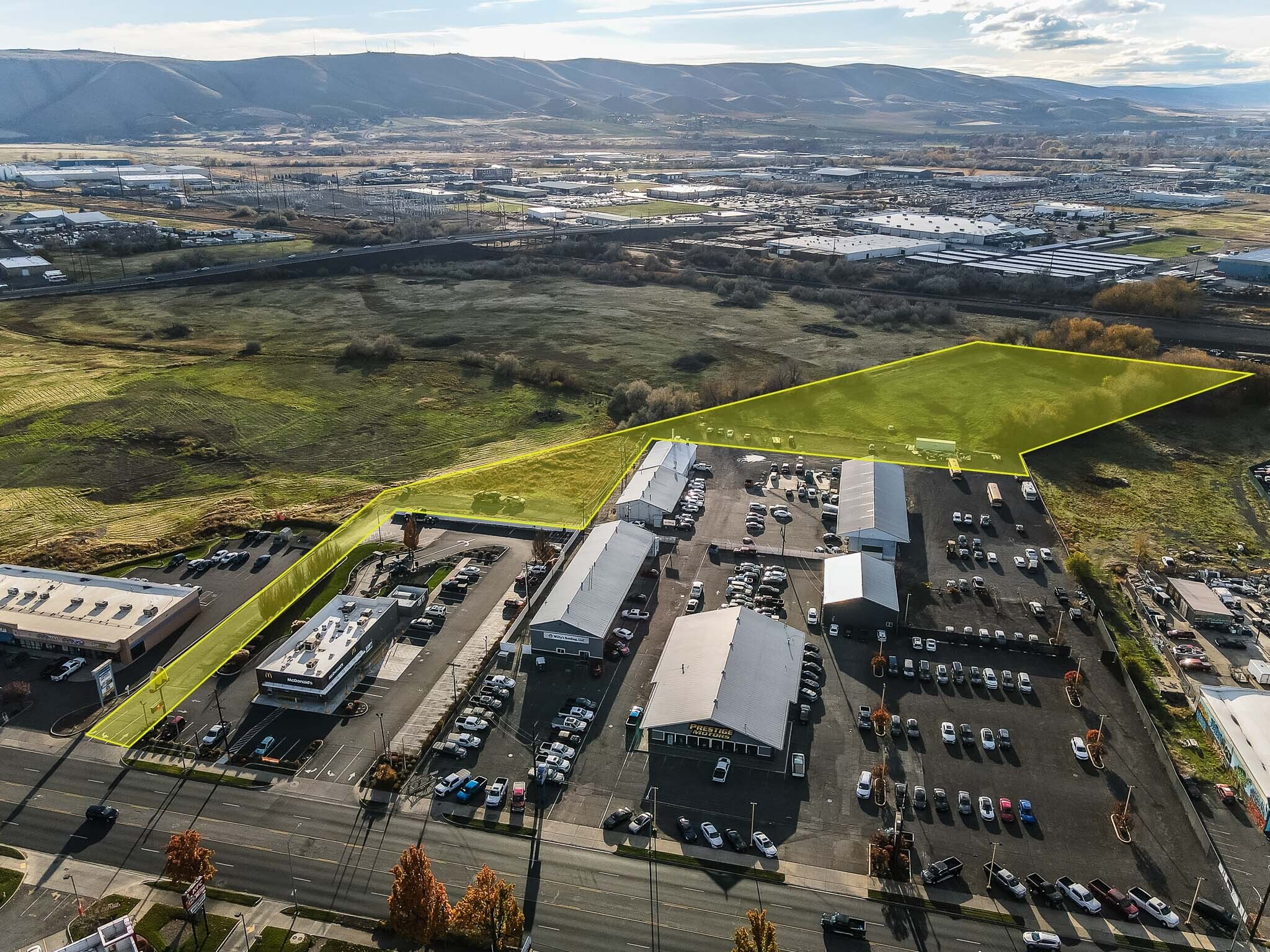 2332 S 1st Ave, Yakima, WA à louer Photo de l’immeuble– Image 1 sur 5