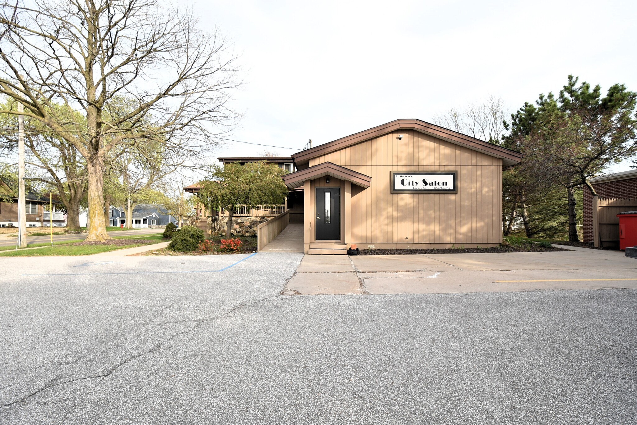 11522 Davis St, Grand Blanc, MI à vendre Photo principale– Image 1 sur 44