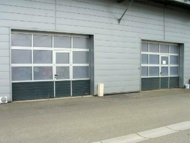 Local d’activités dans Alençon à louer - Photo de l’immeuble – Image 3 sur 5