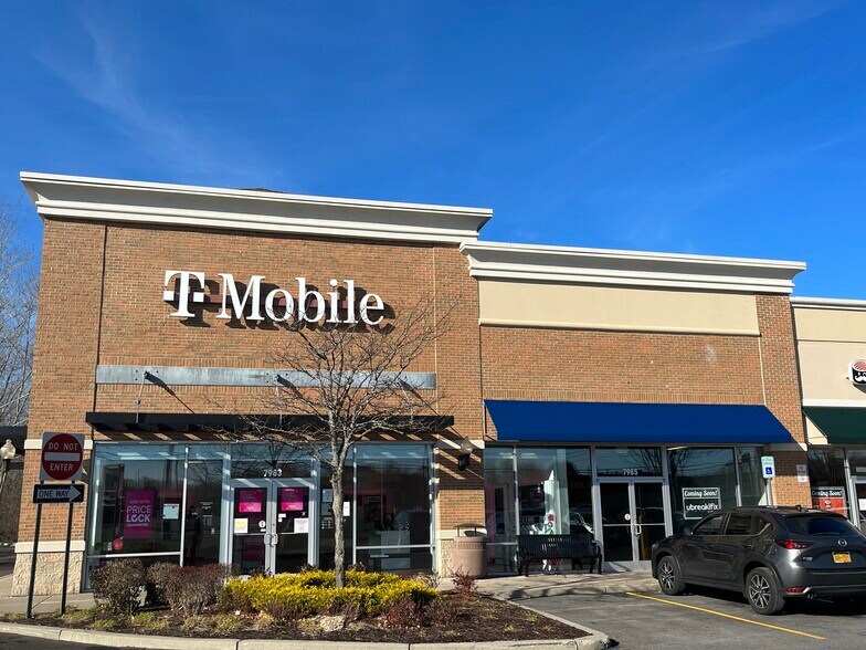 7985-8001 Brewerton Rd, Cicero, NY à louer - Photo de l’immeuble – Image 3 sur 4