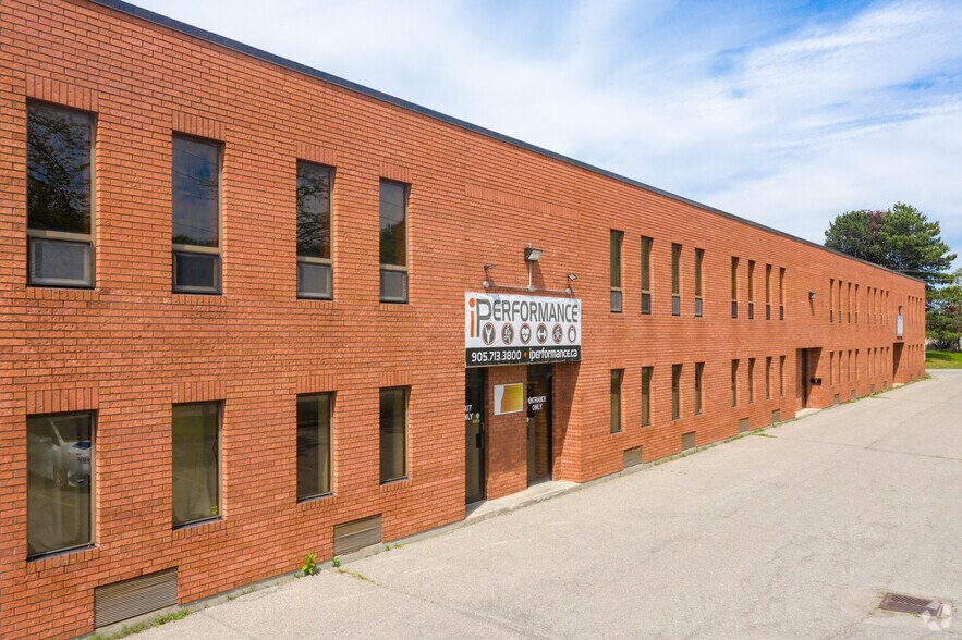 16 Mary St, Aurora, ON à louer - Photo de l’immeuble – Image 3 sur 35