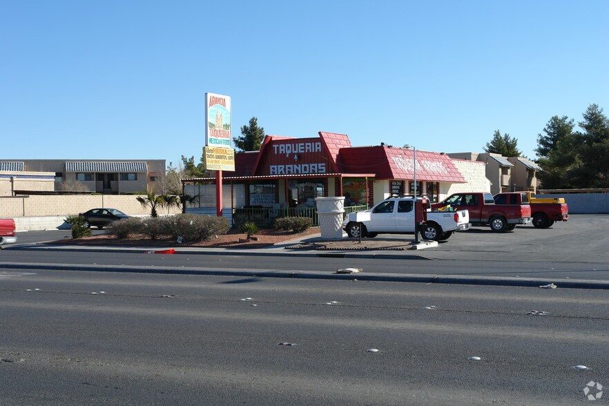 2040 N Nellis Blvd, Las Vegas, NV à vendre - Photo de l’immeuble – Image 3 sur 5