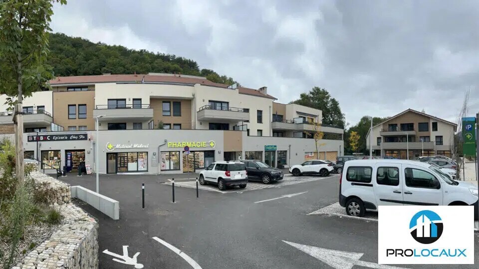 Local commercial dans Noyarey à louer Photo de l’immeuble– Image 1 sur 4