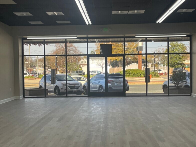 501-515 Eastern Blvd, Essex, MD à louer - Photo de l’immeuble – Image 2 sur 8