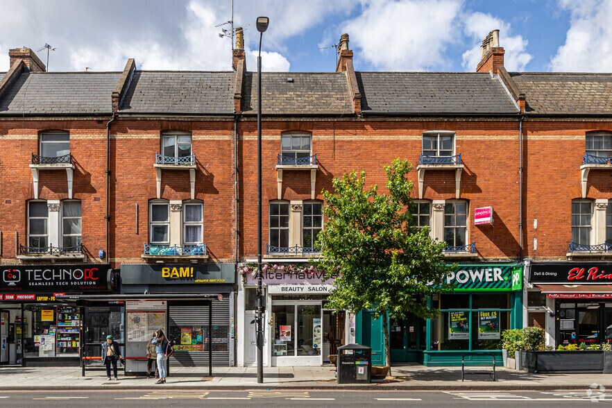 231 Holloway Rd, Londres à louer - Photo de l’immeuble – Image 3 sur 3