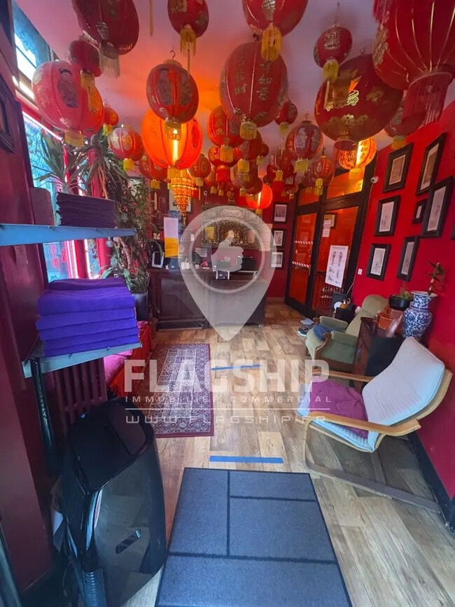 Plus de détails pour Local commercial à louer