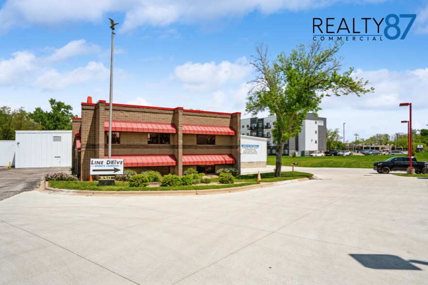 850 Twixt Town Rd NE, Marion, IA à louer - Photo de l’immeuble – Image 2 sur 27