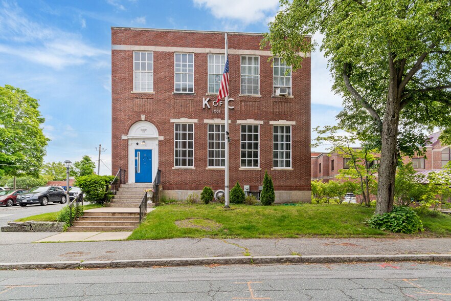 11 Sanborn St, Reading, MA à vendre - Photo principale – Image 1 sur 10