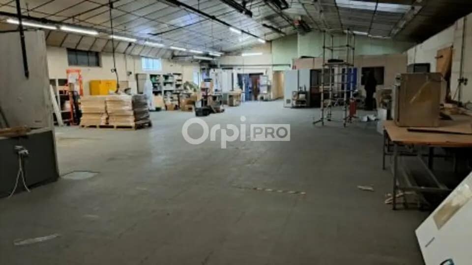 Industriel/Logistique dans Domérat à louer - Photo de l’immeuble – Image 3 sur 4