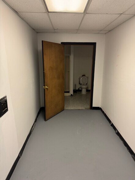 6848 Satchelford Rd, Columbia, SC à louer - Photo de l’immeuble – Image 1 sur 6