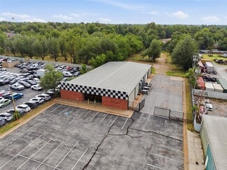 Plus de détails pour 7820 NW 39th Expy, Bethany, OK - Local commercial à vendre