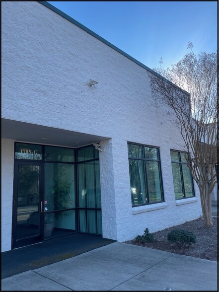 1705 Orr Industrial Ct, Charlotte, NC à vendre - Photo de l’immeuble – Image 2 sur 4