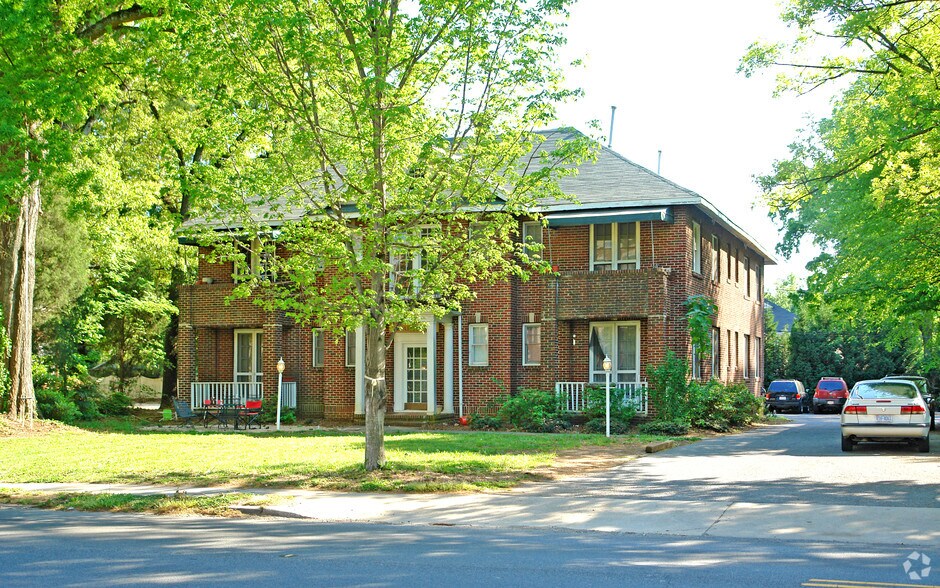 2108 E 7th St, Charlotte, NC à vendre - Photo de l’immeuble – Image 2 sur 2